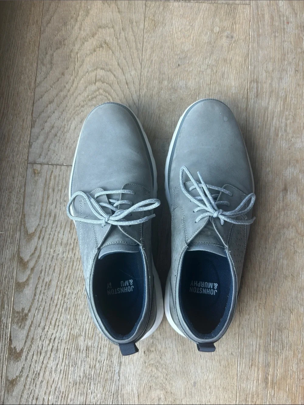 Johnston & Murphy Light Gray Men's Chukka Boots
